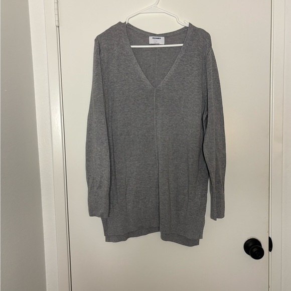 Old Navy Charcoal V-Neck Sweater - Picture 1 of 2